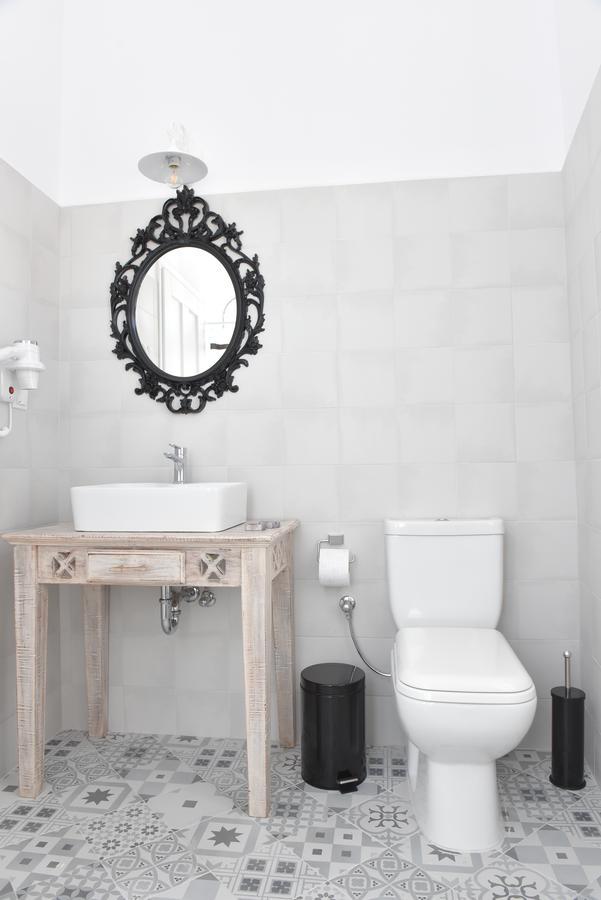 Oisyra Boutique Hotel Ermoupoli Ngoại thất bức ảnh