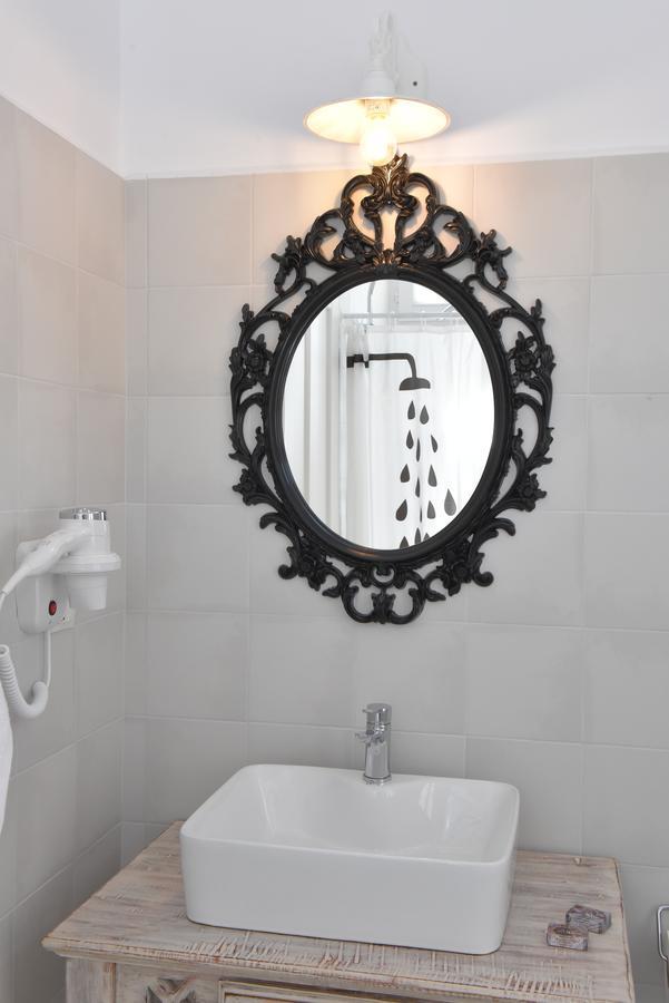 Oisyra Boutique Hotel Ermoupoli Ngoại thất bức ảnh